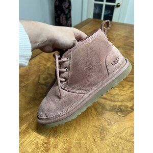 UGG Chukka Neumel Women’s 8 Boots Light Pink Suede Shearling Fur Lined Tie Rose